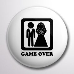  Game Over kitűzö (fehér) 