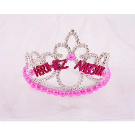 Férjhez megyek tiara fátyollal